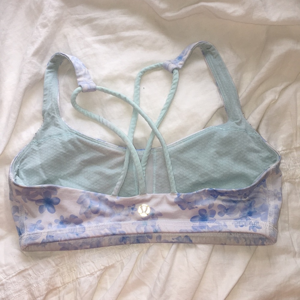 Lululemon sports bra